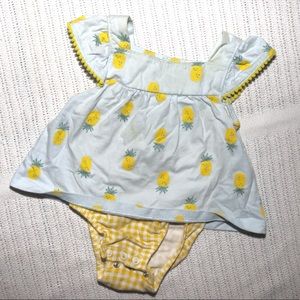 [3/$15] Carter’s baby girl outfit